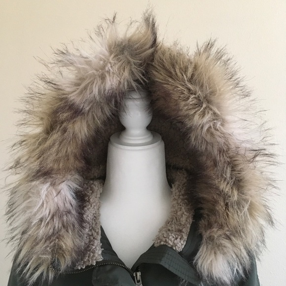 American Eagle Flight Bomber Jacket - Picture 4 of 8